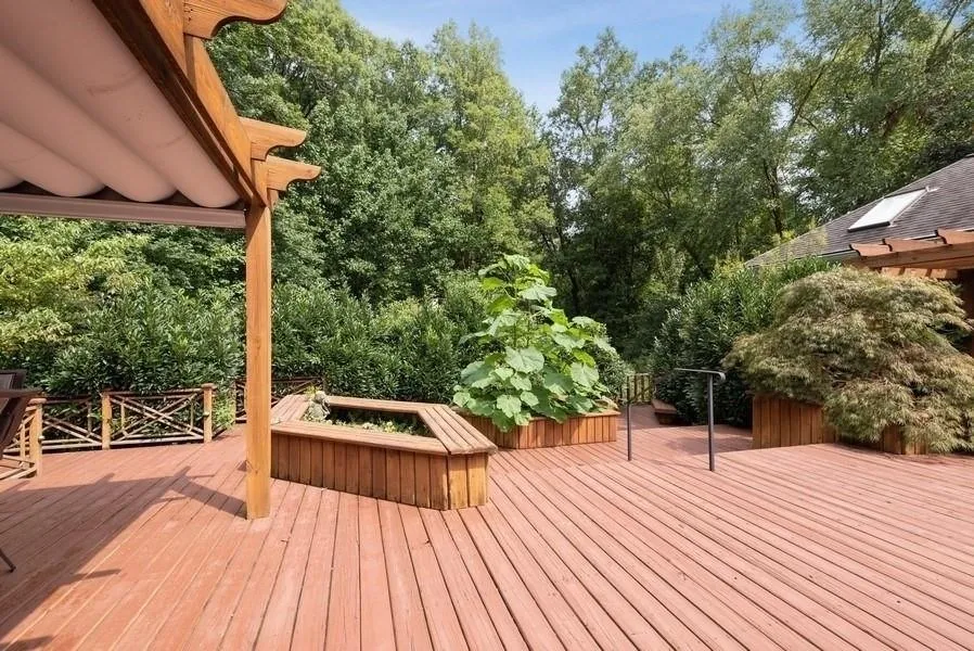 1095 Old Powers Ferry Road, Sandy Springs, Georgia 30327, 5 Bedrooms Bedrooms, ,4 BathroomsBathrooms,Residential,Sold,1095 Old Powers Ferry Road,6595699