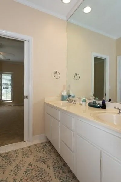 1095 Old Powers Ferry Road, Sandy Springs, Georgia 30327, 5 Bedrooms Bedrooms, ,4 BathroomsBathrooms,Residential,Sold,1095 Old Powers Ferry Road,6595699