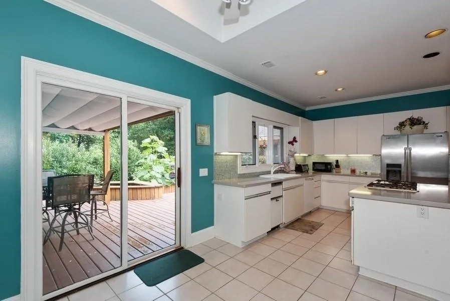 1095 Old Powers Ferry Road, Sandy Springs, Georgia 30327, 5 Bedrooms Bedrooms, ,4 BathroomsBathrooms,Residential,Sold,1095 Old Powers Ferry Road,6595699