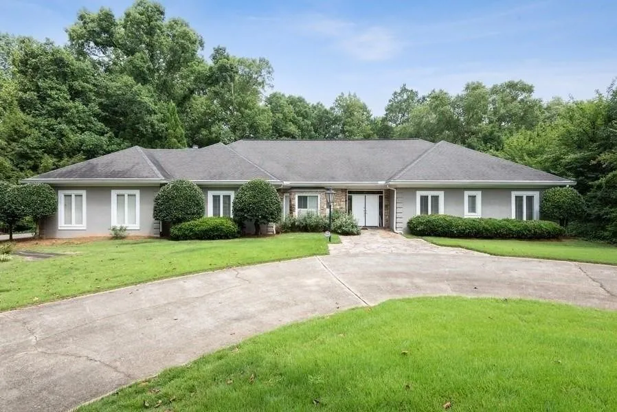 1095 Old Powers Ferry Road, Sandy Springs, Georgia 30327, 5 Bedrooms Bedrooms, ,4 BathroomsBathrooms,Residential,Sold,1095 Old Powers Ferry Road,6595699