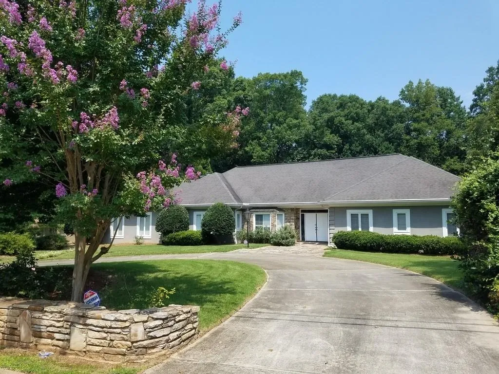 1095 Old Powers Ferry Road, Sandy Springs, Georgia 30327, 5 Bedrooms Bedrooms, ,4 BathroomsBathrooms,Residential,Sold,1095 Old Powers Ferry Road,6595699