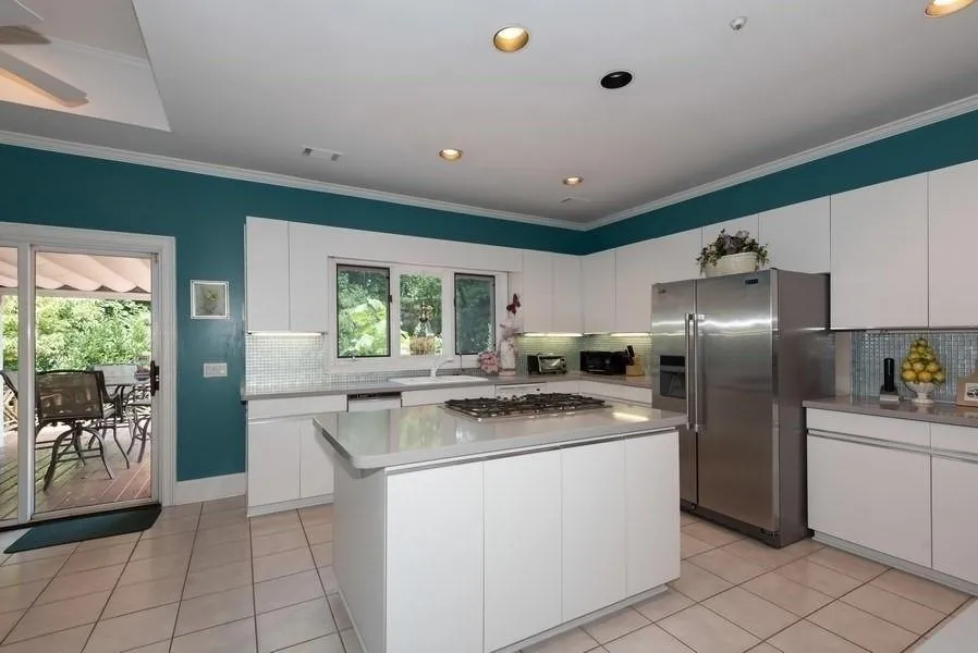1095 Old Powers Ferry Road, Sandy Springs, Georgia 30327, 5 Bedrooms Bedrooms, ,4 BathroomsBathrooms,Residential,Sold,1095 Old Powers Ferry Road,6595699