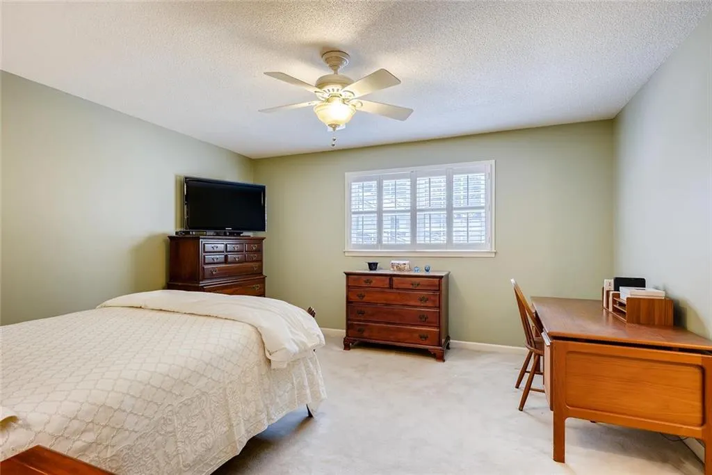 303 Dunwoody Chace, Atlanta, Georgia 30328, 3 Bedrooms Bedrooms, ,3 BathroomsBathrooms,Residential,Sold,303 Dunwoody Chace,6597720