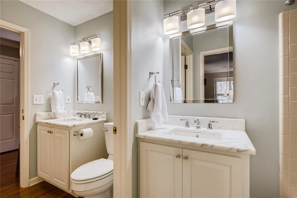 303 Dunwoody Chace, Atlanta, Georgia 30328, 3 Bedrooms Bedrooms, ,3 BathroomsBathrooms,Residential,Sold,303 Dunwoody Chace,6597720