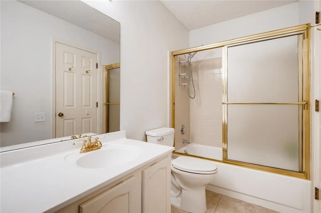 303 Dunwoody Chace, Atlanta, Georgia 30328, 3 Bedrooms Bedrooms, ,3 BathroomsBathrooms,Residential,Sold,303 Dunwoody Chace,6597720