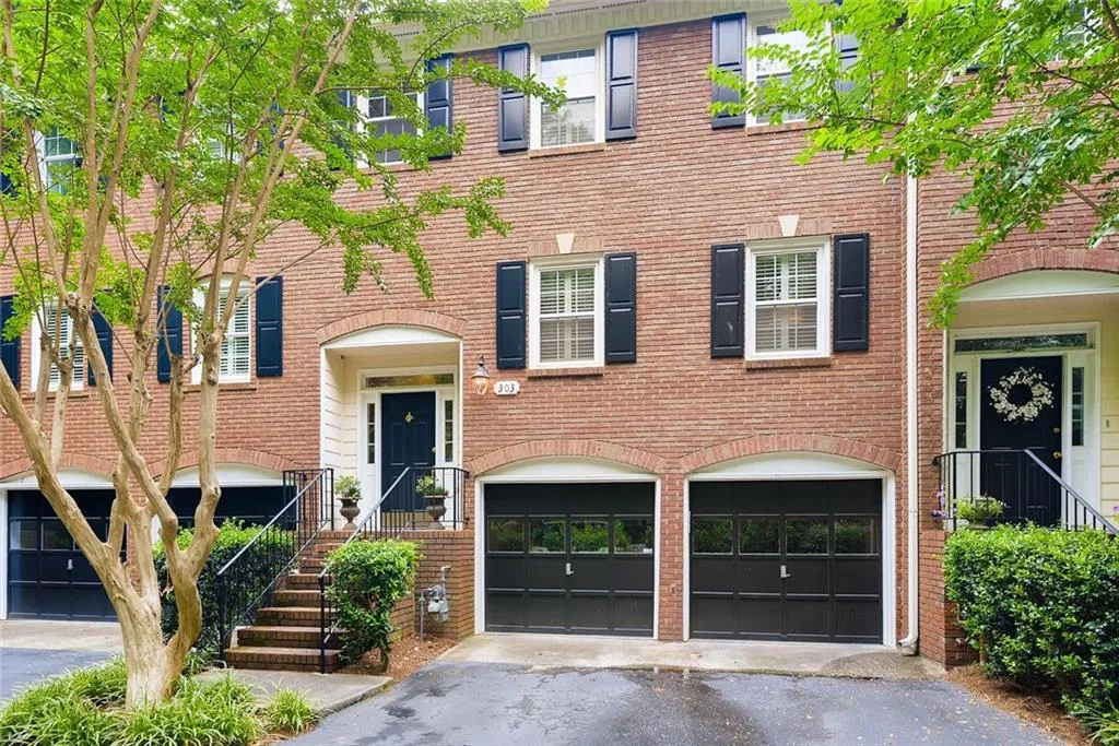 303 Dunwoody Chace, Atlanta, Georgia 30328, 3 Bedrooms Bedrooms, ,3 BathroomsBathrooms,Residential,Sold,303 Dunwoody Chace,6597720