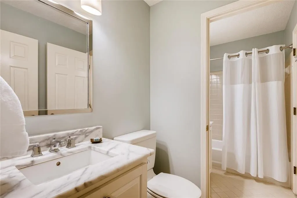 303 Dunwoody Chace, Atlanta, Georgia 30328, 3 Bedrooms Bedrooms, ,3 BathroomsBathrooms,Residential,Sold,303 Dunwoody Chace,6597720
