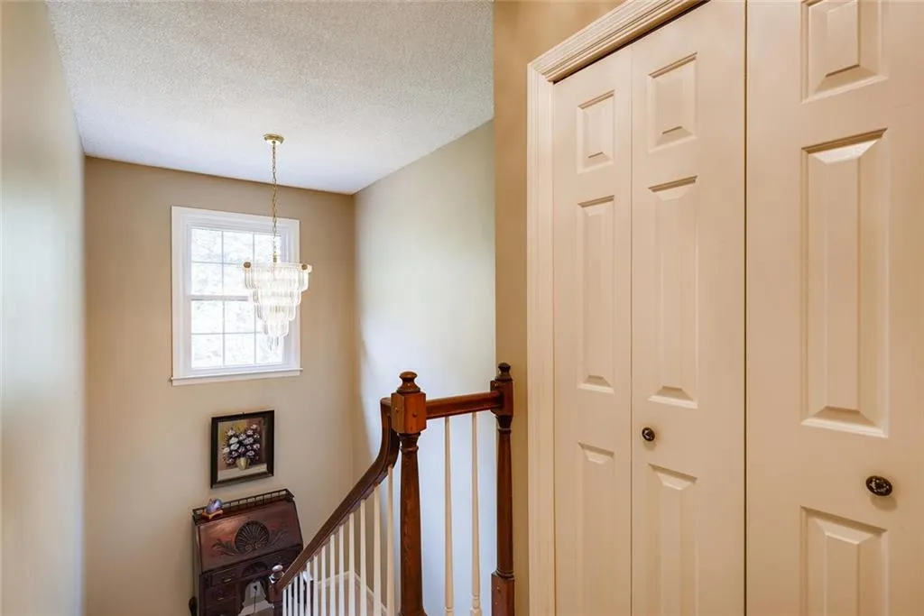 303 Dunwoody Chace, Atlanta, Georgia 30328, 3 Bedrooms Bedrooms, ,3 BathroomsBathrooms,Residential,Sold,303 Dunwoody Chace,6597720