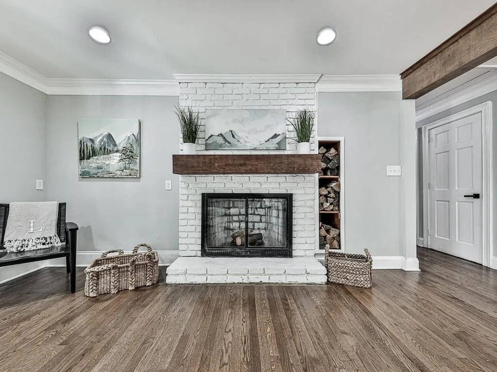 5335 Peachtree Dunwoody Road, Sandy Springs, Georgia 30342, 4 Bedrooms Bedrooms, ,3 BathroomsBathrooms,Residential,Sold,5335 Peachtree Dunwoody Road,7126563