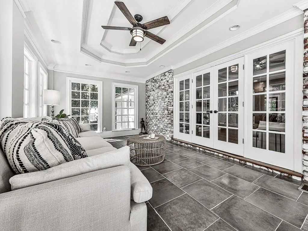 5335 Peachtree Dunwoody Road, Sandy Springs, Georgia 30342, 4 Bedrooms Bedrooms, ,3 BathroomsBathrooms,Residential,Sold,5335 Peachtree Dunwoody Road,7126563
