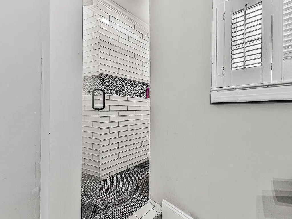 5335 Peachtree Dunwoody Road, Sandy Springs, Georgia 30342, 4 Bedrooms Bedrooms, ,3 BathroomsBathrooms,Residential,Sold,5335 Peachtree Dunwoody Road,7126563