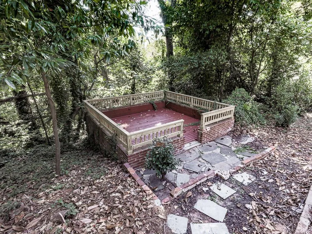 5335 Peachtree Dunwoody Road, Sandy Springs, Georgia 30342, 4 Bedrooms Bedrooms, ,3 BathroomsBathrooms,Residential,Sold,5335 Peachtree Dunwoody Road,7126563