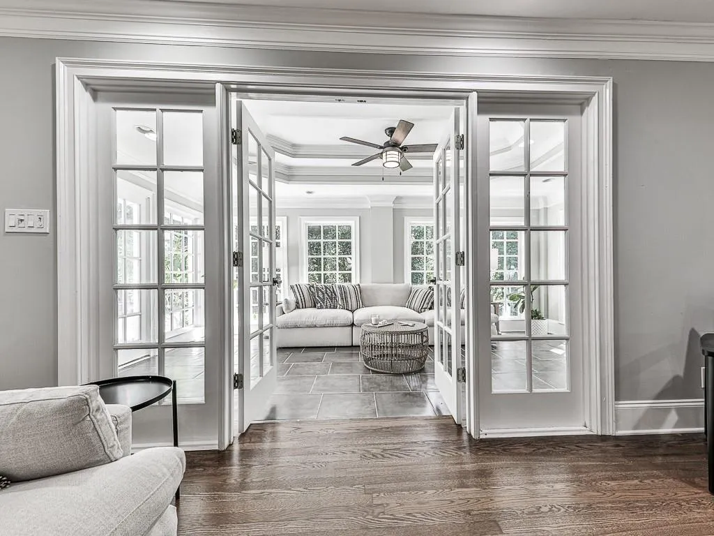 5335 Peachtree Dunwoody Road, Sandy Springs, Georgia 30342, 4 Bedrooms Bedrooms, ,3 BathroomsBathrooms,Residential,Sold,5335 Peachtree Dunwoody Road,7126563