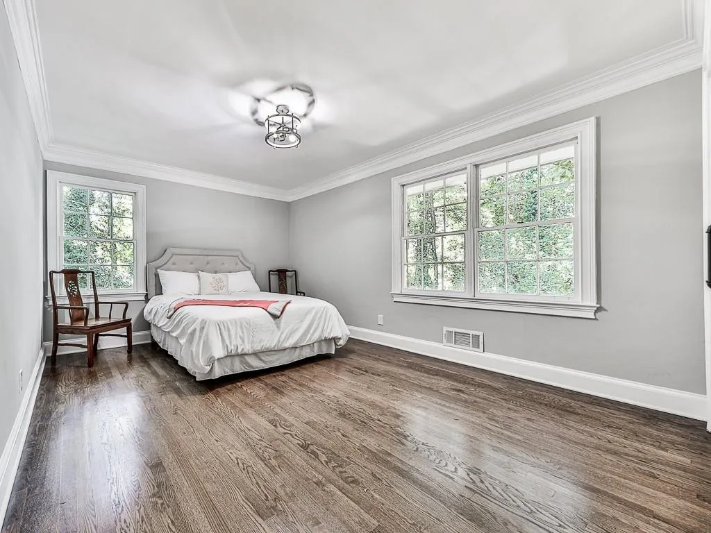 5335 Peachtree Dunwoody Road, Sandy Springs, Georgia 30342, 4 Bedrooms Bedrooms, ,3 BathroomsBathrooms,Residential,Sold,5335 Peachtree Dunwoody Road,7126563
