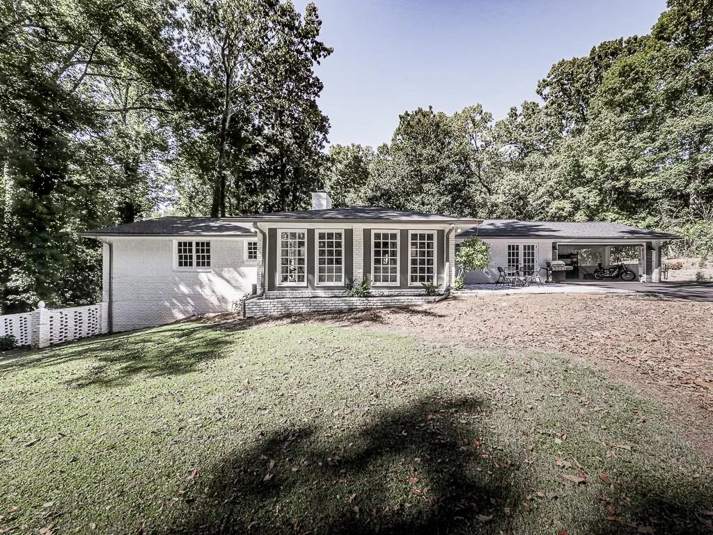 5335 Peachtree Dunwoody Road, Sandy Springs, Georgia 30342, 4 Bedrooms Bedrooms, ,3 BathroomsBathrooms,Residential,Sold,5335 Peachtree Dunwoody Road,7126563