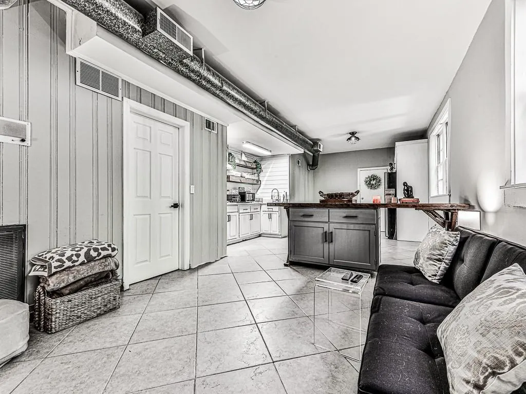 5335 Peachtree Dunwoody Road, Sandy Springs, Georgia 30342, 4 Bedrooms Bedrooms, ,3 BathroomsBathrooms,Residential,Sold,5335 Peachtree Dunwoody Road,7126563