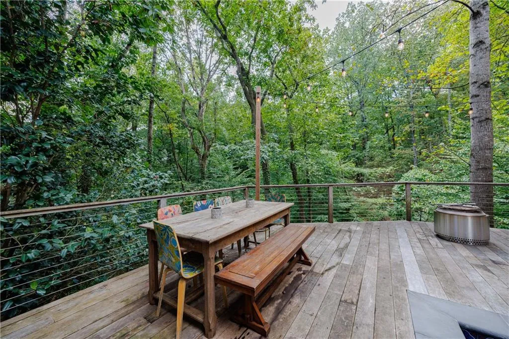 1110 Vernon Springs Court, Atlanta, Georgia 30327, 4 Bedrooms Bedrooms, ,3 BathroomsBathrooms,Residential,For Sale,1110 Vernon Springs Court,7661772