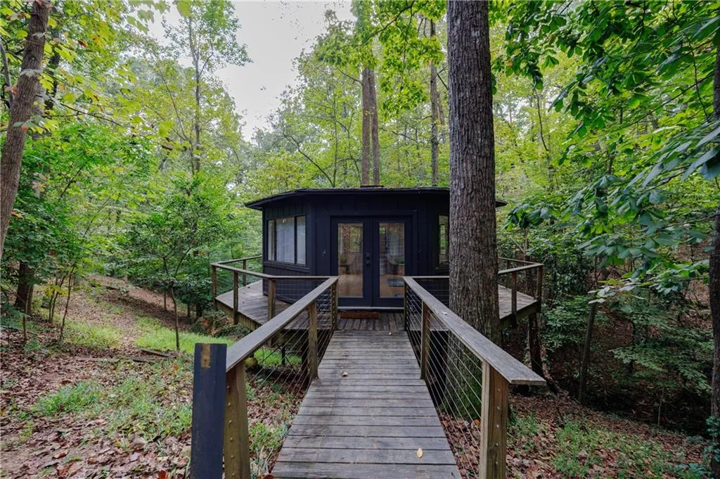 1110 Vernon Springs Court, Atlanta, Georgia 30327, 4 Bedrooms Bedrooms, ,3 BathroomsBathrooms,Residential,For Sale,1110 Vernon Springs Court,7661772