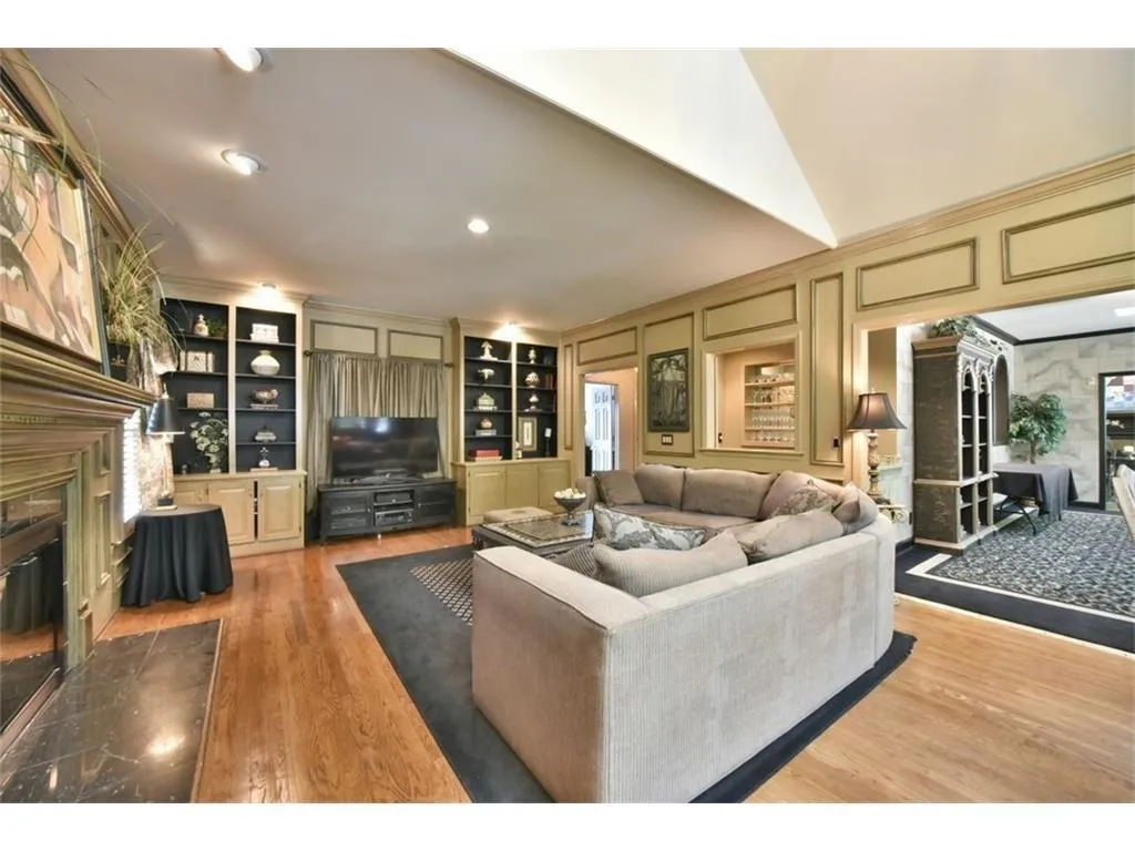 8485 Valemont Drive, Sandy Springs, Georgia 30350, 4 Bedrooms Bedrooms, ,4 BathroomsBathrooms,Residential,Sold,8485 Valemont Drive,5883923