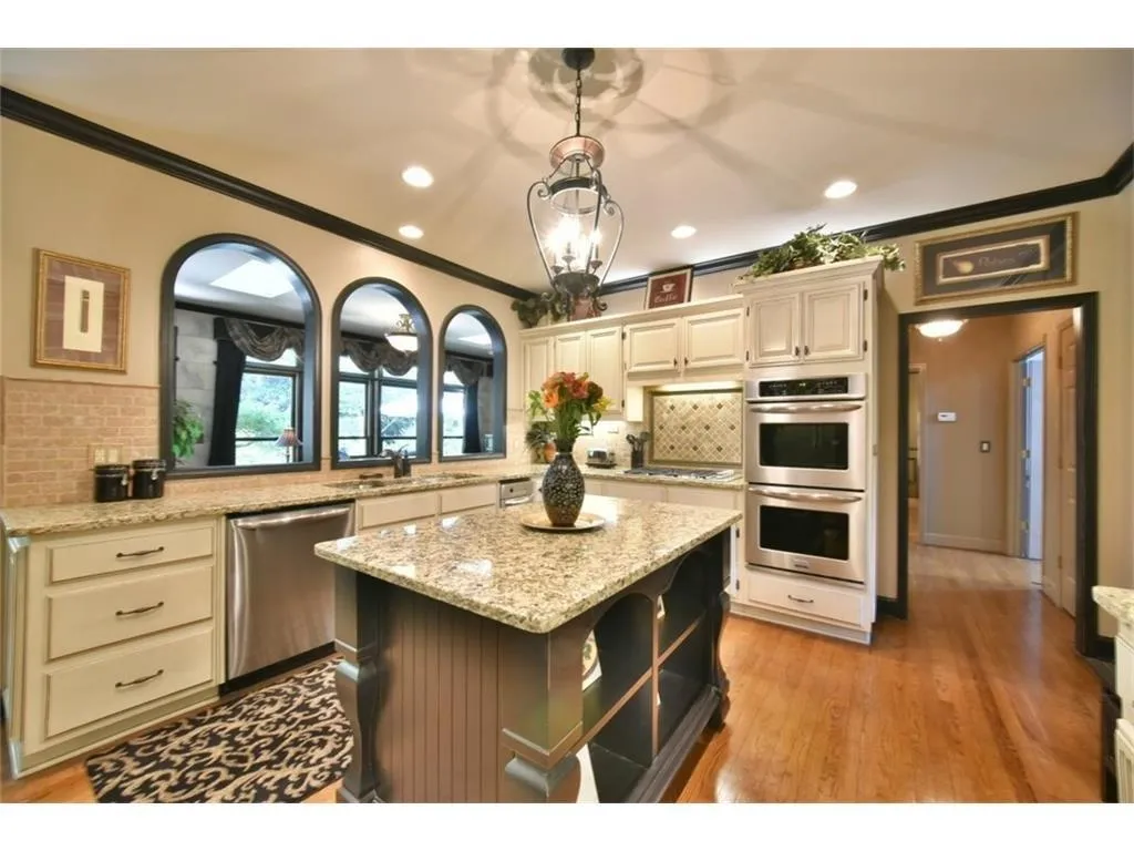 8485 Valemont Drive, Sandy Springs, Georgia 30350, 4 Bedrooms Bedrooms, ,4 BathroomsBathrooms,Residential,Sold,8485 Valemont Drive,5883923