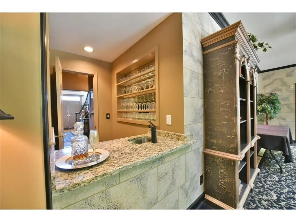 8485 Valemont Drive, Sandy Springs, Georgia 30350, 4 Bedrooms Bedrooms, ,4 BathroomsBathrooms,Residential,Sold,8485 Valemont Drive,5883923