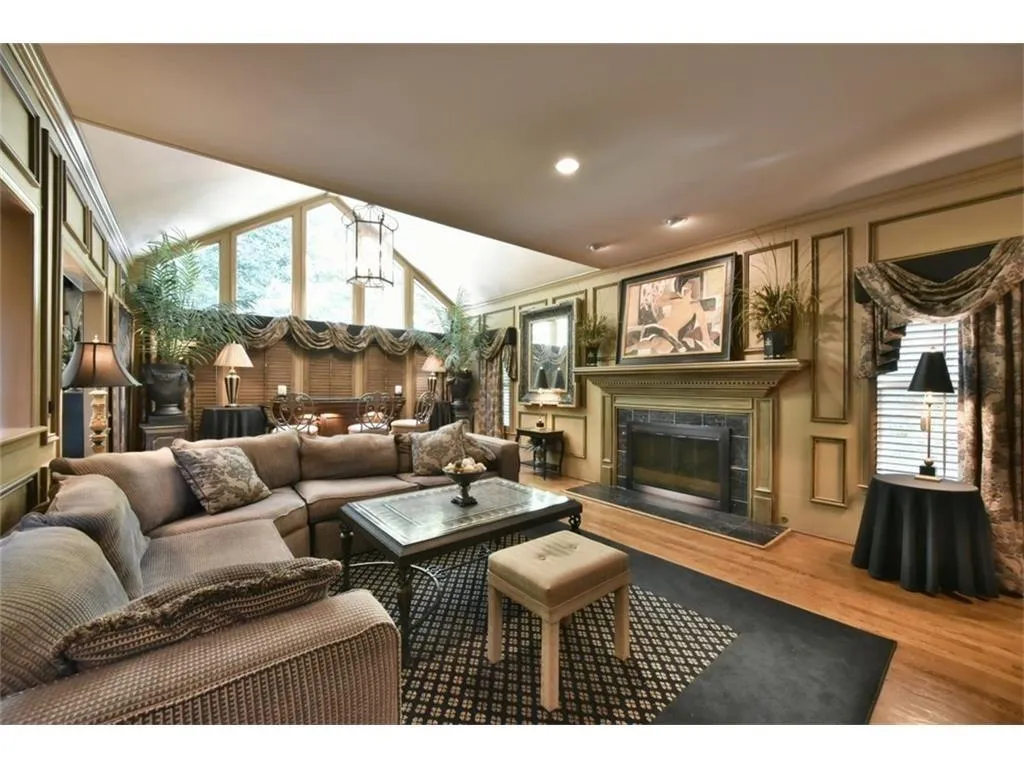 8485 Valemont Drive, Sandy Springs, Georgia 30350, 4 Bedrooms Bedrooms, ,4 BathroomsBathrooms,Residential,Sold,8485 Valemont Drive,5883923