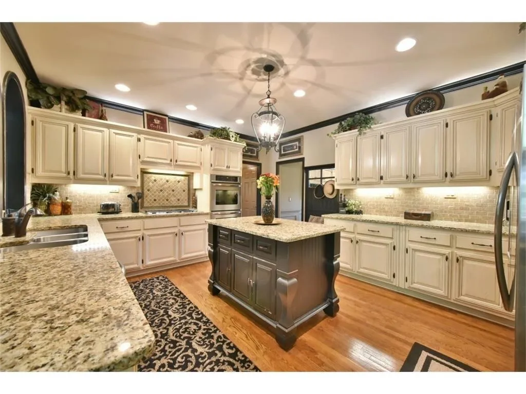 8485 Valemont Drive, Sandy Springs, Georgia 30350, 4 Bedrooms Bedrooms, ,4 BathroomsBathrooms,Residential,Sold,8485 Valemont Drive,5883923