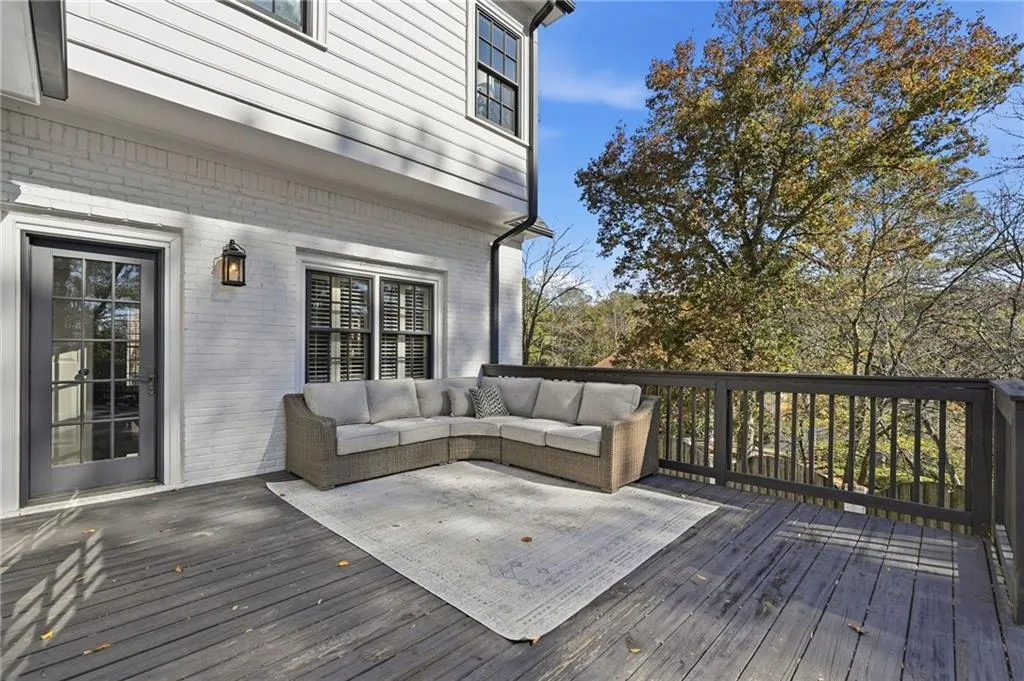 8520 Valemont Drive, Sandy Springs, Georgia 30350, 6 Bedrooms Bedrooms, ,5 BathroomsBathrooms,Residential,Sold,8520 Valemont Drive,7699986