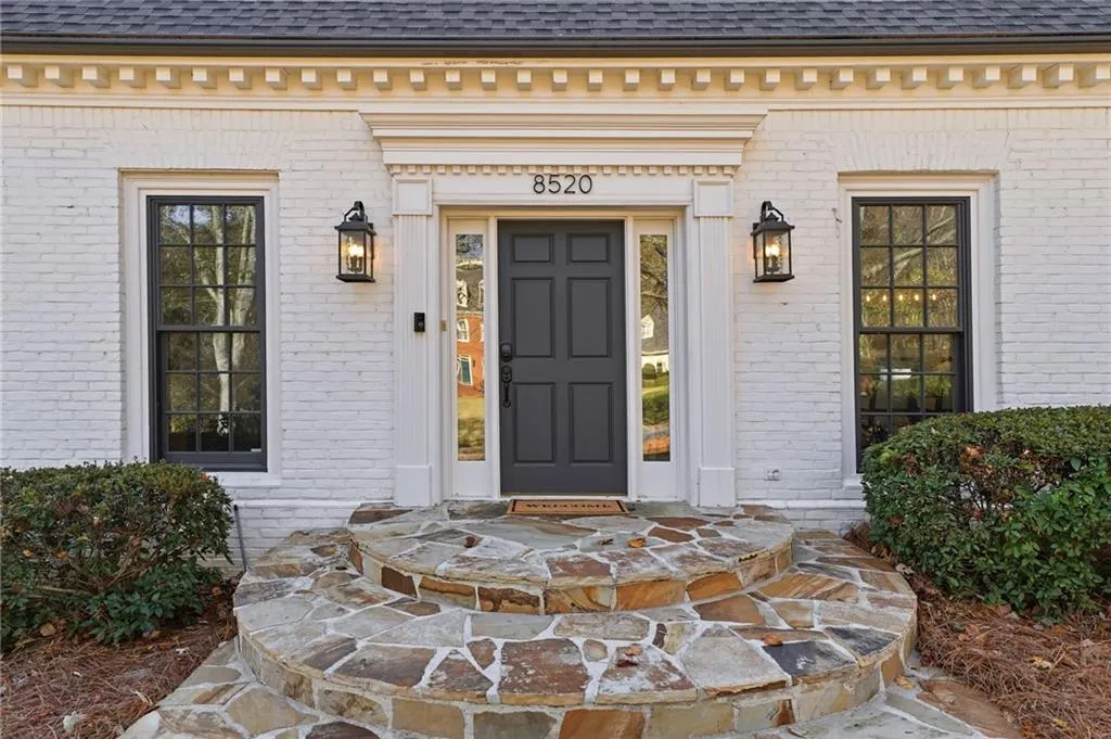 8520 Valemont Drive, Sandy Springs, Georgia 30350, 6 Bedrooms Bedrooms, ,5 BathroomsBathrooms,Residential,Sold,8520 Valemont Drive,7699986