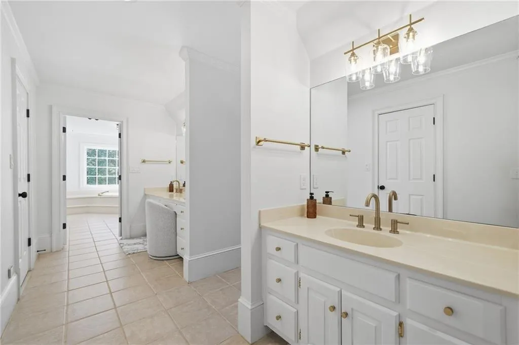 8520 Valemont Drive, Sandy Springs, Georgia 30350, 6 Bedrooms Bedrooms, ,5 BathroomsBathrooms,Residential,Sold,8520 Valemont Drive,7699986