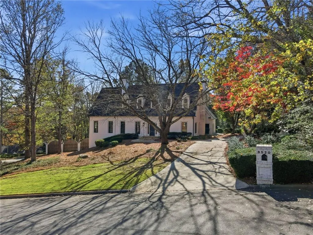 8520 Valemont Drive, Sandy Springs, Georgia 30350, 6 Bedrooms Bedrooms, ,5 BathroomsBathrooms,Residential,Sold,8520 Valemont Drive,7699986