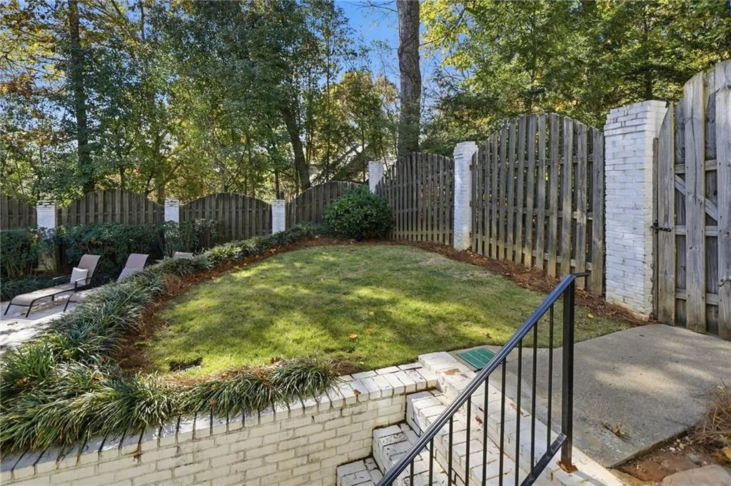 8520 Valemont Drive, Sandy Springs, Georgia 30350, 6 Bedrooms Bedrooms, ,5 BathroomsBathrooms,Residential,Sold,8520 Valemont Drive,7699986