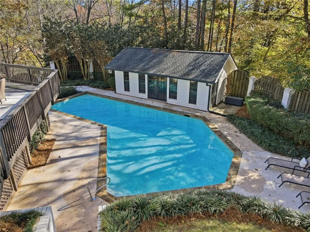 8520 Valemont Drive, Sandy Springs, Georgia 30350, 6 Bedrooms Bedrooms, ,5 BathroomsBathrooms,Residential,Sold,8520 Valemont Drive,7699986