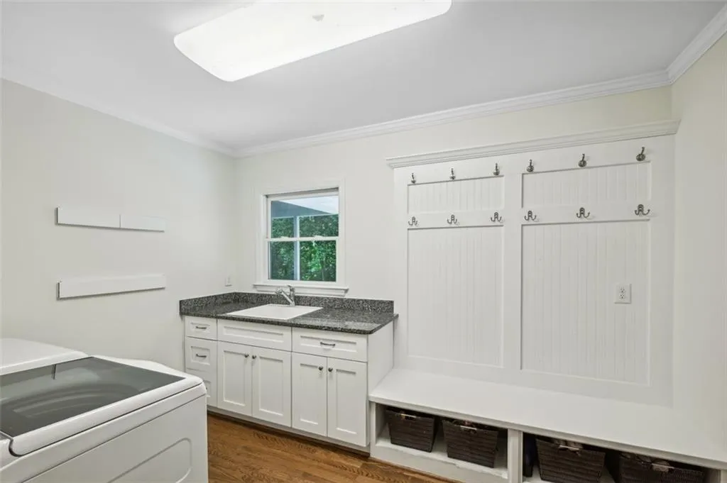 5920 Hilderbrand Drive, Atlanta, Georgia 30328, 4 Bedrooms Bedrooms, ,3 BathroomsBathrooms,Residential,Sold,5920 Hilderbrand Drive,7402224