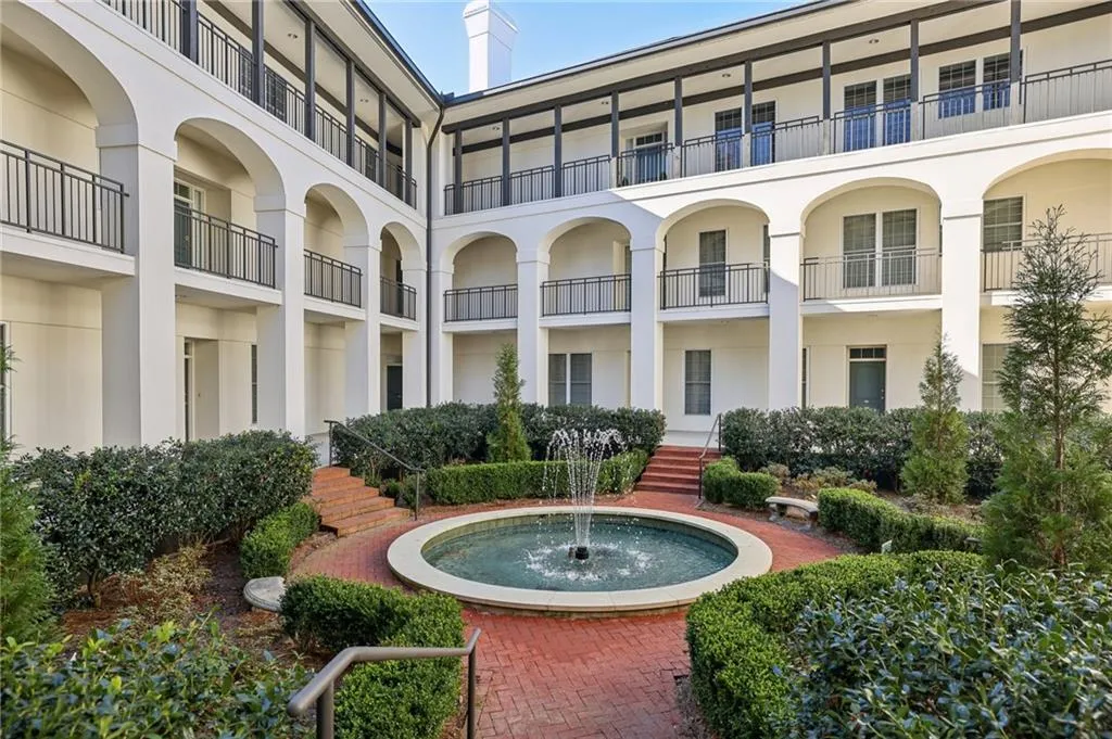 3101 Howell Mill Road Nw Unit 121, Atlanta, Georgia 30327, 1 Bedroom Bedrooms, ,1 BathroomBathrooms,Residential,For Sale,3101 Howell Mill Road Nw Unit 121,7661872