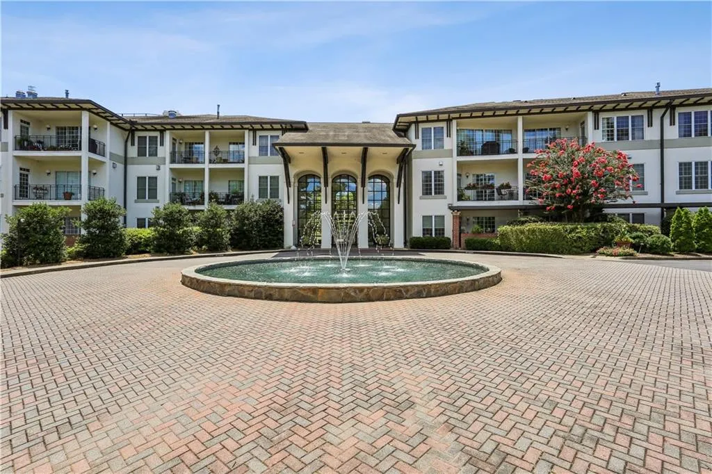 3101 Howell Mill Road Nw Unit 121, Atlanta, Georgia 30327, 1 Bedroom Bedrooms, ,1 BathroomBathrooms,Residential,For Sale,3101 Howell Mill Road Nw Unit 121,7661872