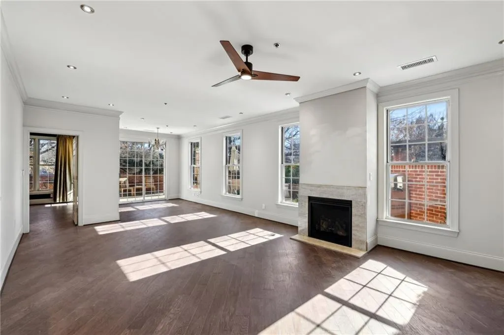 3101 Howell Mill Road Nw Unit 121, Atlanta, Georgia 30327, 1 Bedroom Bedrooms, ,1 BathroomBathrooms,Residential,For Sale,3101 Howell Mill Road Nw Unit 121,7661872