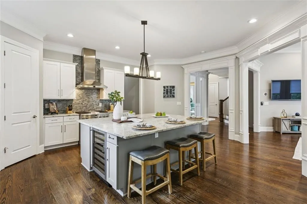 20 W Belle Isle Road, Sandy Springs, Georgia 30342, 5 Bedrooms Bedrooms, ,4 BathroomsBathrooms,Residential,For Sale,20 W Belle Isle Road,7629305
