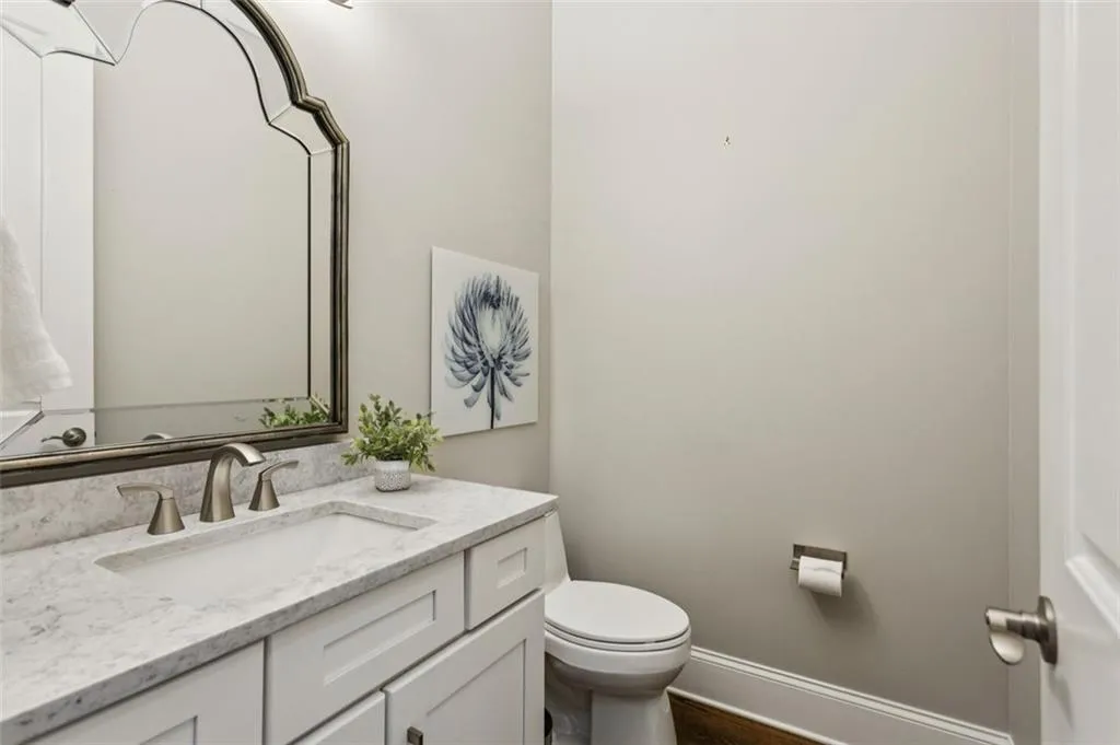20 W Belle Isle Road, Sandy Springs, Georgia 30342, 5 Bedrooms Bedrooms, ,4 BathroomsBathrooms,Residential,For Sale,20 W Belle Isle Road,7629305