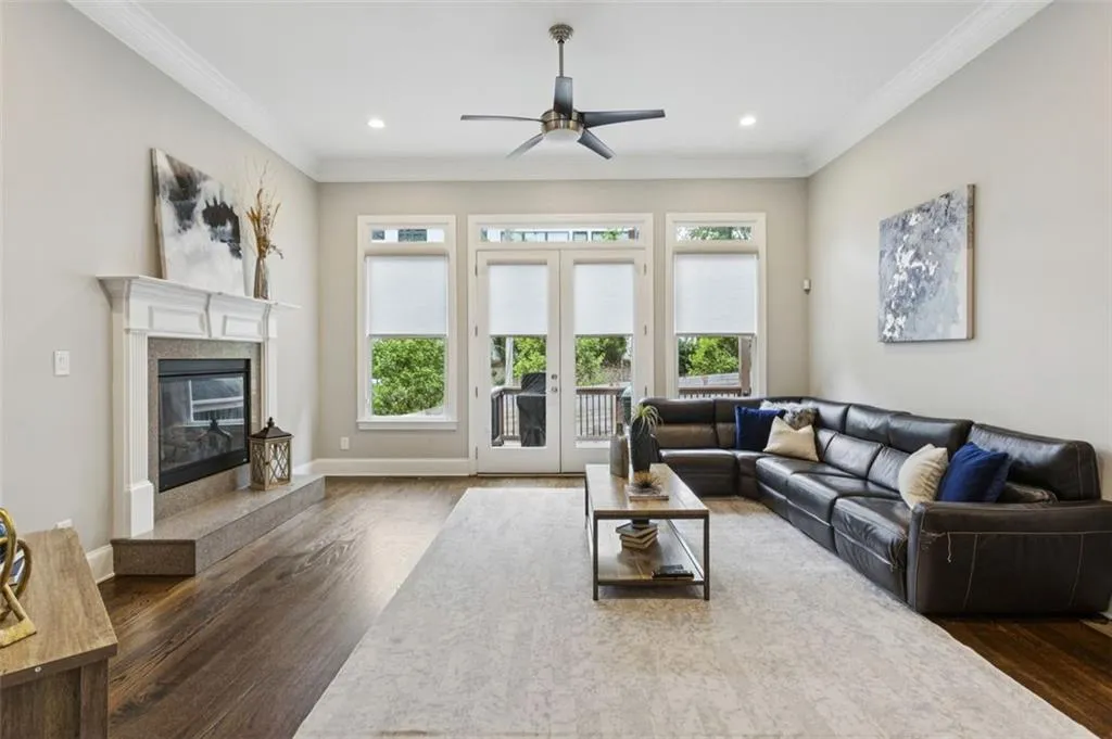 20 W Belle Isle Road, Sandy Springs, Georgia 30342, 5 Bedrooms Bedrooms, ,4 BathroomsBathrooms,Residential,For Sale,20 W Belle Isle Road,7629305