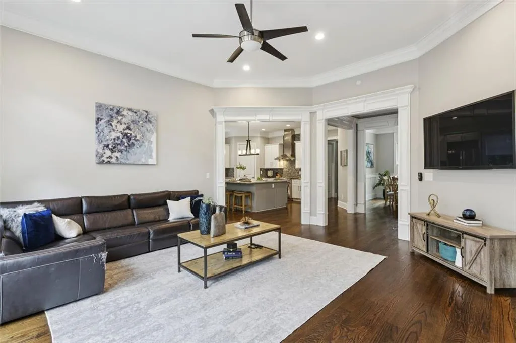 20 W Belle Isle Road, Sandy Springs, Georgia 30342, 5 Bedrooms Bedrooms, ,4 BathroomsBathrooms,Residential,For Sale,20 W Belle Isle Road,7629305