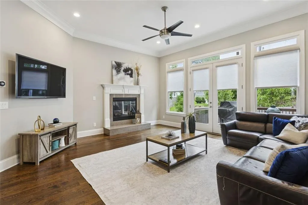 20 W Belle Isle Road, Sandy Springs, Georgia 30342, 5 Bedrooms Bedrooms, ,4 BathroomsBathrooms,Residential,For Sale,20 W Belle Isle Road,7629305