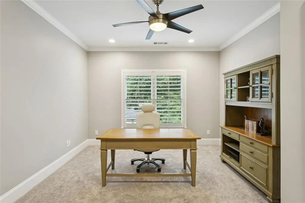 20 W Belle Isle Road, Sandy Springs, Georgia 30342, 5 Bedrooms Bedrooms, ,4 BathroomsBathrooms,Residential,For Sale,20 W Belle Isle Road,7629305