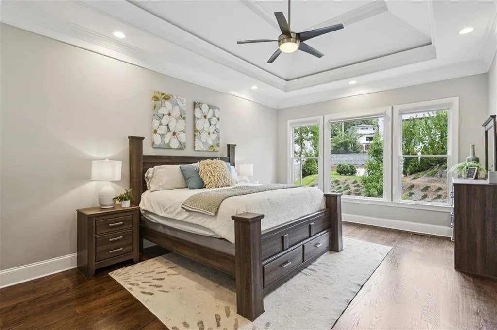 20 W Belle Isle Road, Sandy Springs, Georgia 30342, 5 Bedrooms Bedrooms, ,4 BathroomsBathrooms,Residential,For Sale,20 W Belle Isle Road,7629305