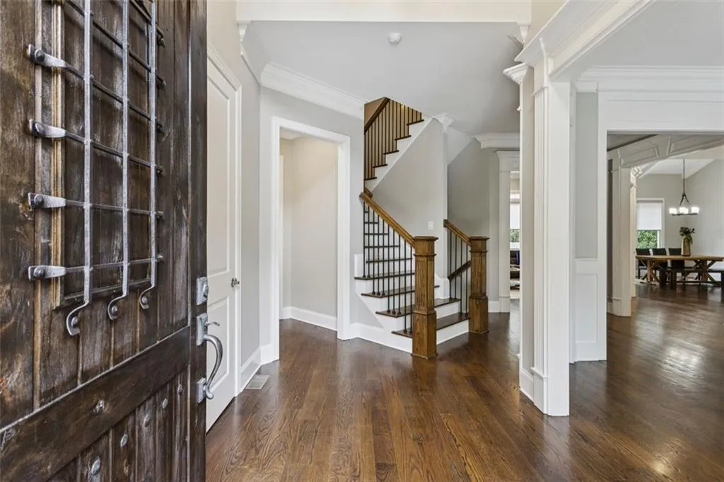 20 W Belle Isle Road, Sandy Springs, Georgia 30342, 5 Bedrooms Bedrooms, ,4 BathroomsBathrooms,Residential,For Sale,20 W Belle Isle Road,7629305