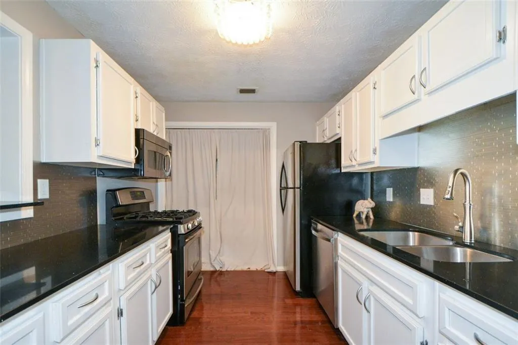 1602 Gettysburg Place, Sandy Springs, Georgia 30350, 2 Bedrooms Bedrooms, ,2 BathroomsBathrooms,Residential,For Sale,1602 Gettysburg Place,7552766