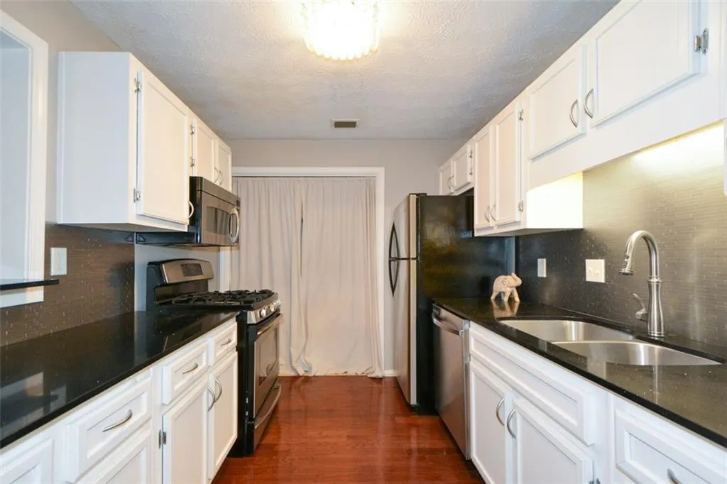 1602 Gettysburg Place, Sandy Springs, Georgia 30350, 2 Bedrooms Bedrooms, ,2 BathroomsBathrooms,Residential,For Sale,1602 Gettysburg Place,7552766