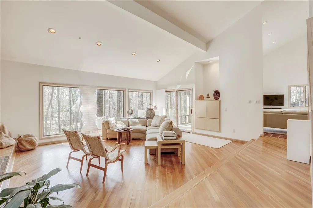 4 Misty Ridge Manor, Atlanta, Georgia 30327, 4 Bedrooms Bedrooms, ,3 BathroomsBathrooms,Residential,Sold,4 Misty Ridge Manor,5991942