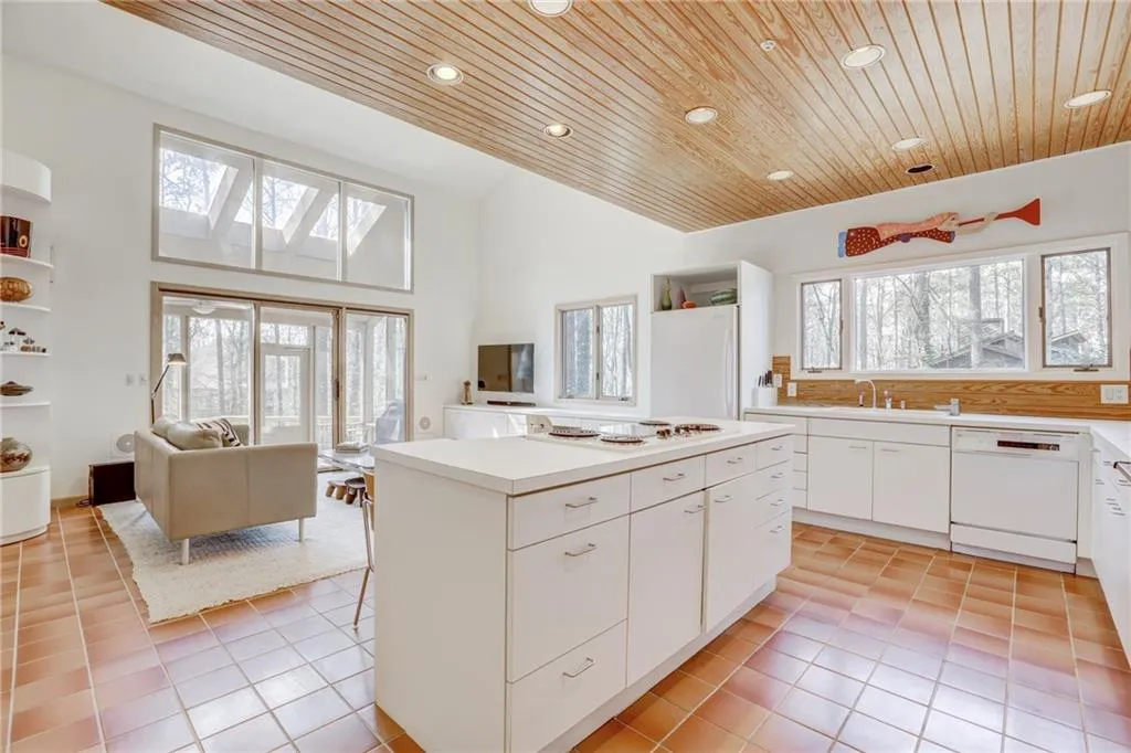 4 Misty Ridge Manor, Atlanta, Georgia 30327, 4 Bedrooms Bedrooms, ,3 BathroomsBathrooms,Residential,Sold,4 Misty Ridge Manor,5991942