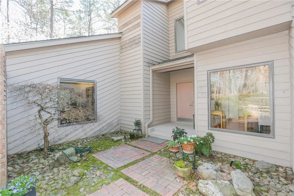 4 Misty Ridge Manor, Atlanta, Georgia 30327, 4 Bedrooms Bedrooms, ,3 BathroomsBathrooms,Residential,Sold,4 Misty Ridge Manor,5991942